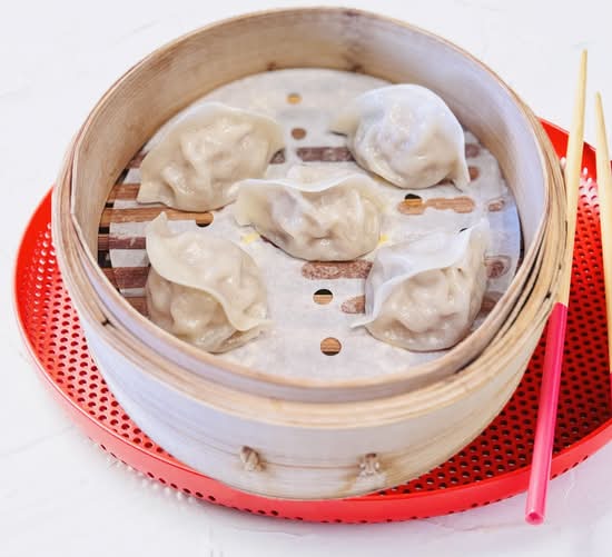 Pork Soup Dumpling (5pcs)  猪肉蒸饺 (5个）